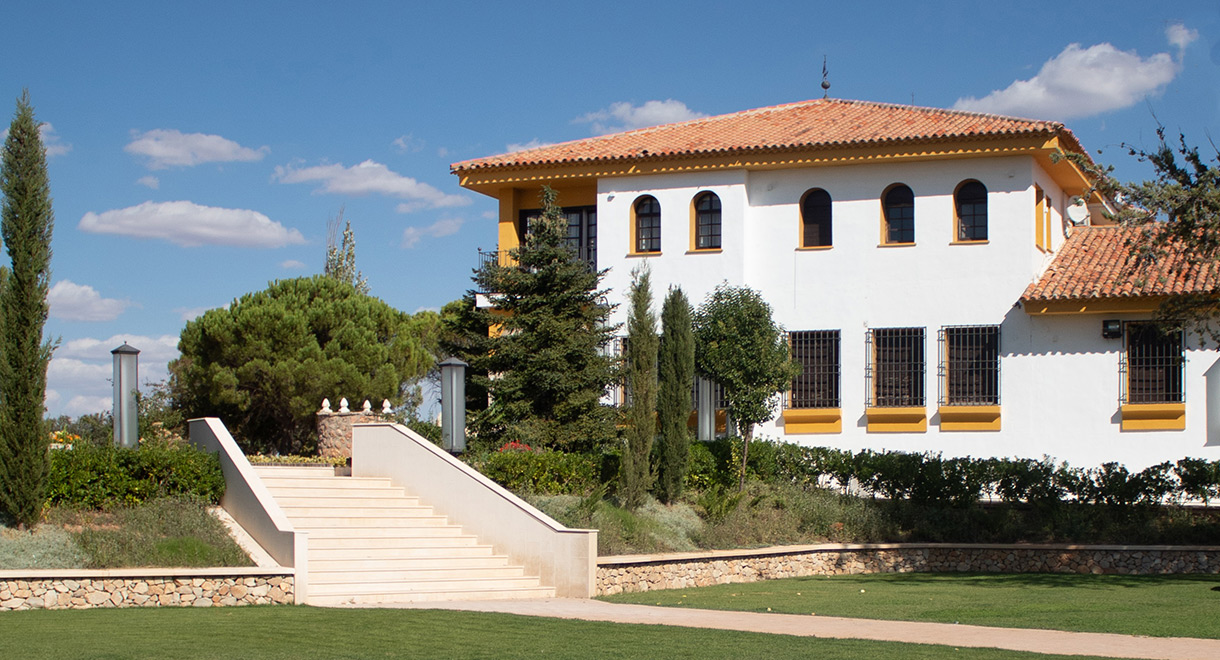 Descubre el encanto rural del Hotel Finca Las Beatas en Ciudad Real